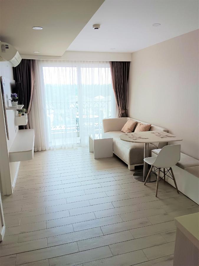 Seven Seas Condo Resort Beautiful Location Jomtien Beach Exteriör bild