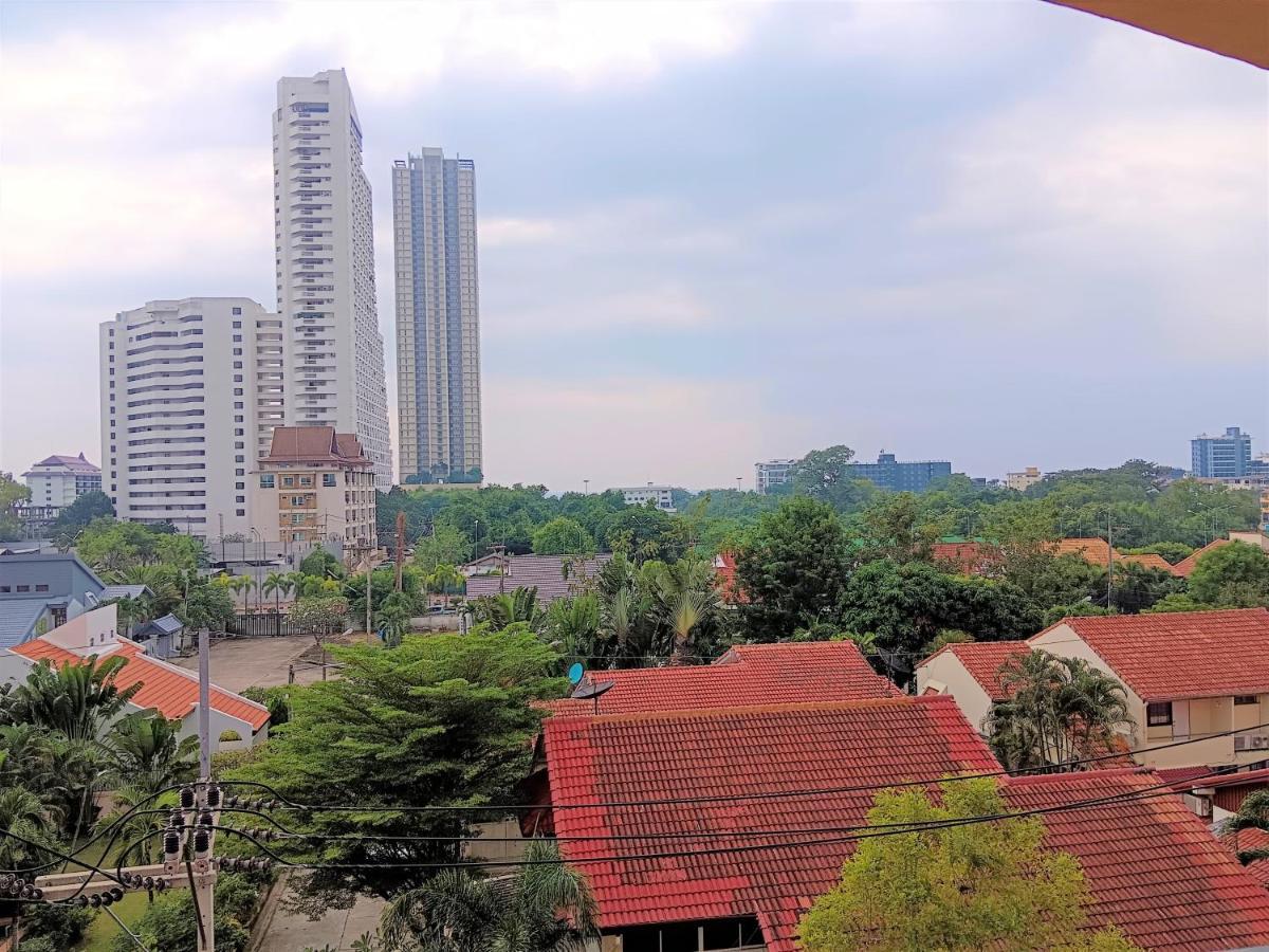 Seven Seas Condo Resort Beautiful Location Jomtien Beach Exteriör bild
